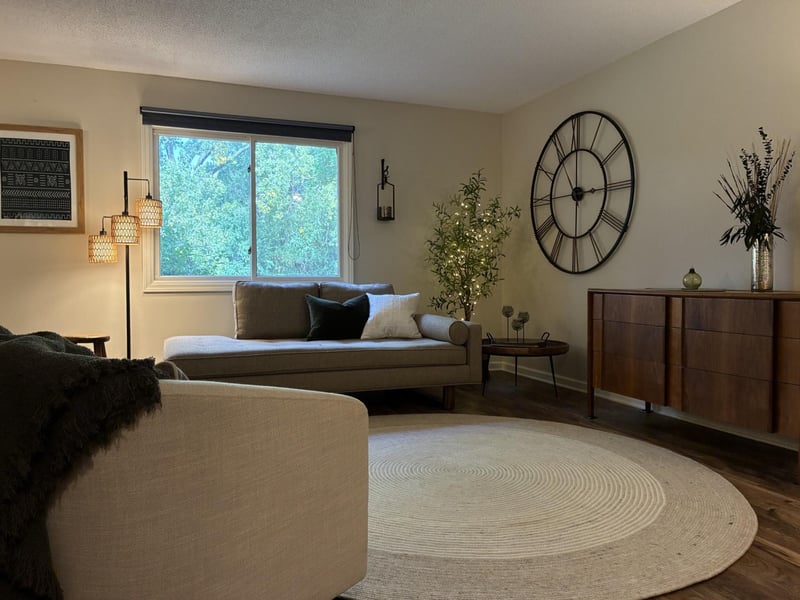 997 Heritage Ct E, Vadnais Heights, MN 55127