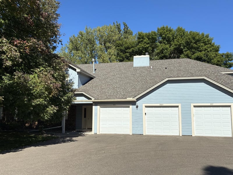 997 Heritage Ct E, Vadnais Heights, MN 55127