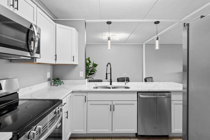 10501 Cedar Lake Rd #512, Minnetonka, MN 55305