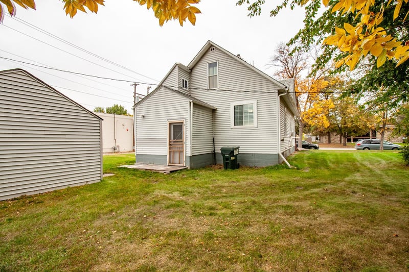 617 Nebraska Ave, Breckenridge, MN 56520