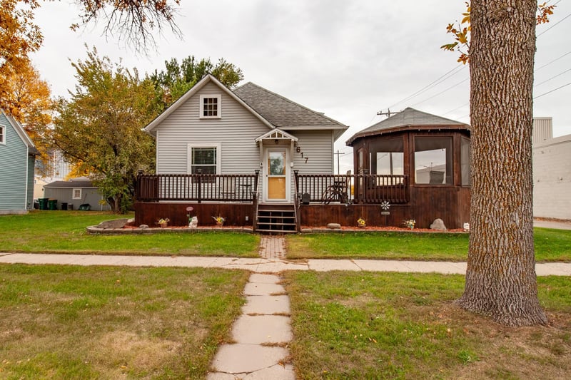 617 Nebraska Ave, Breckenridge, MN 56520