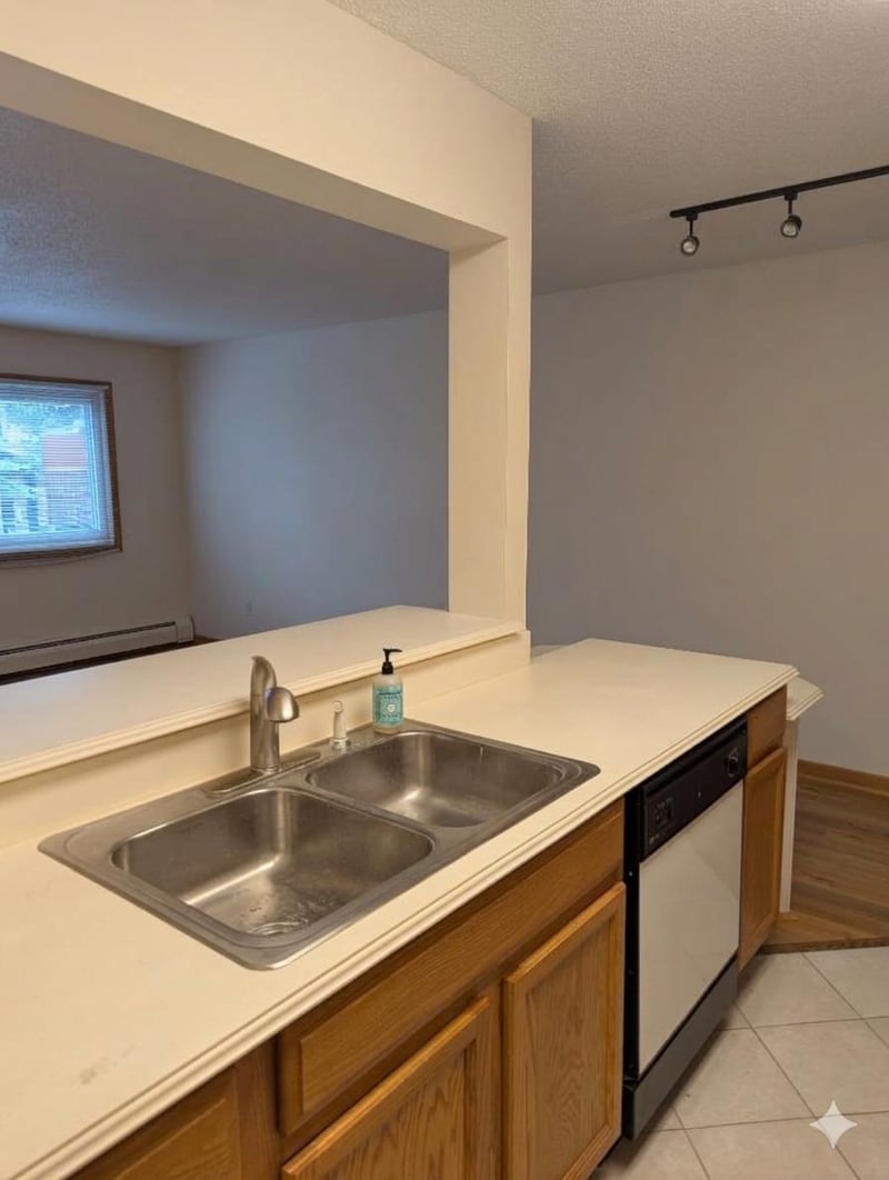 2630 Pleasant Ave S #206, Minneapolis, MN 55408