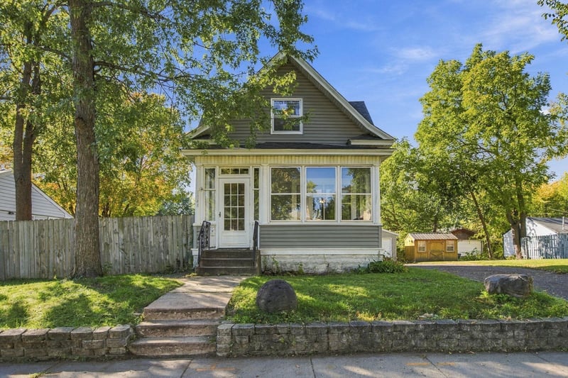 1144 Cook Ave E, Saint Paul, MN 55106
