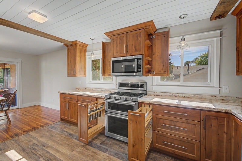 10496 Thrush St NW, Coon Rapids, MN 55433