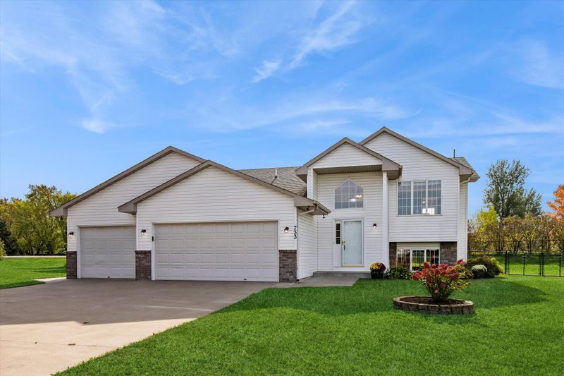 733 O'brien Pw, Belle Plaine, MN 56011