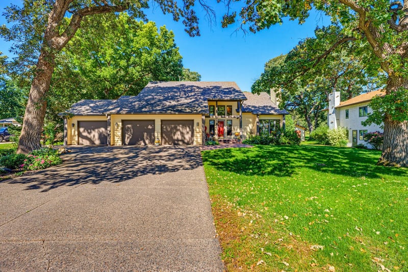 1265 Rolling Oaks Ln NW, Hutchinson, MN 55350