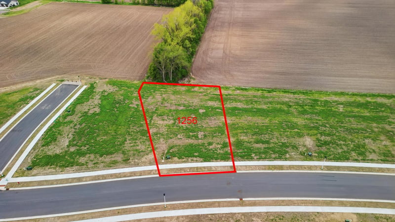 1256 Cullen St, Saint Peter, MN 56082