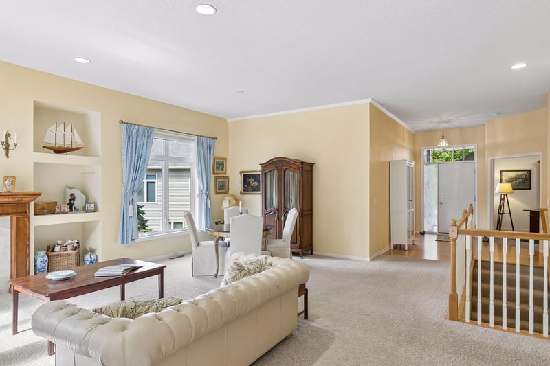 10381 Lancaster Cv, Woodbury, MN 55129