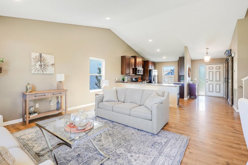 15174 Emory Cir, Apple Valley, MN 55124