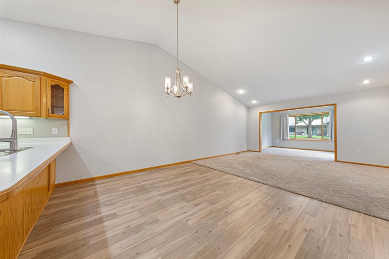 153 S Elm St, Belle Plaine, MN 56011