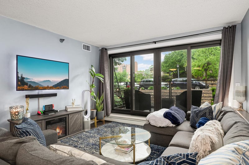 48 Groveland Ter #206B, Minneapolis, MN 55403