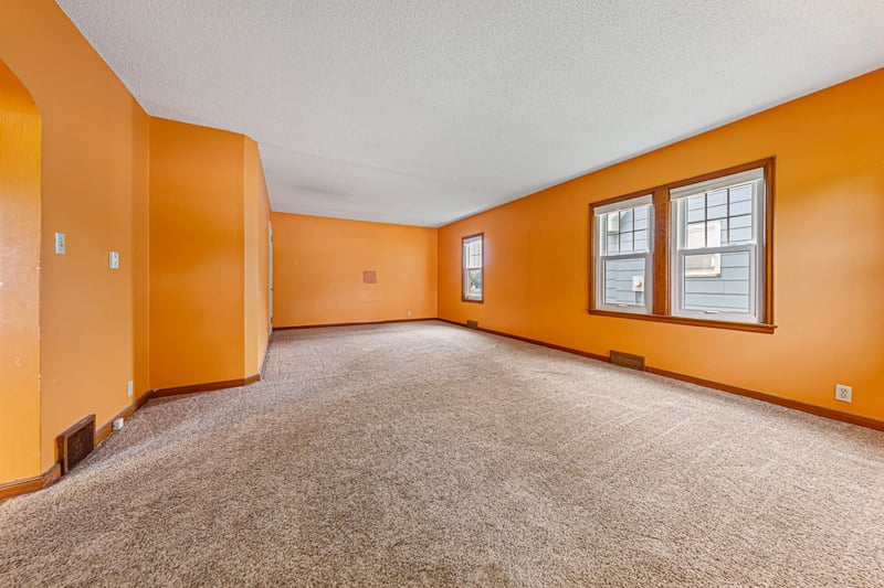 613 S Broadway St, New Ulm, MN 56073