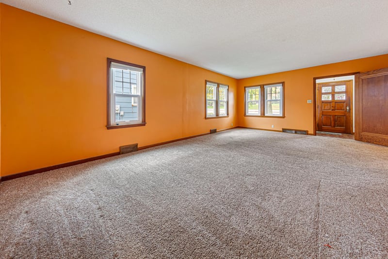 613 S Broadway St, New Ulm, MN 56073