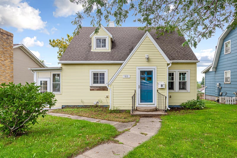 613 S Broadway St, New Ulm, MN 56073