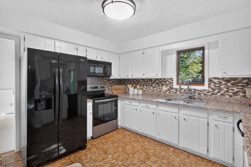 9829 105th Ave N, Maple Grove, MN 55369