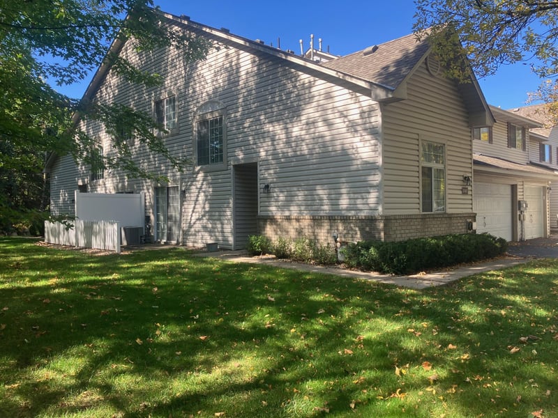 2583 Lockwood Dr, Mendota Heights, MN 55120
