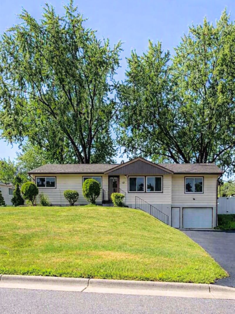 262 Demar Ave, Shoreview, MN 55126