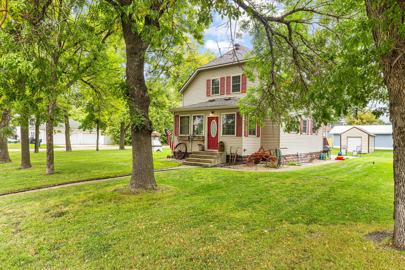 14800 90th Ave S, Barnesville, MN 56514
