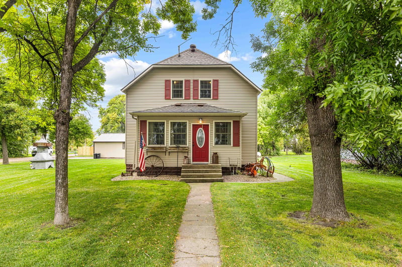 14800 90th Ave S, Barnesville, MN 56514