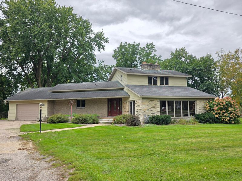 240 1st St SW, Elgin, MN 55932