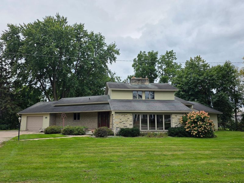 240 1st St SW, Elgin, MN 55932