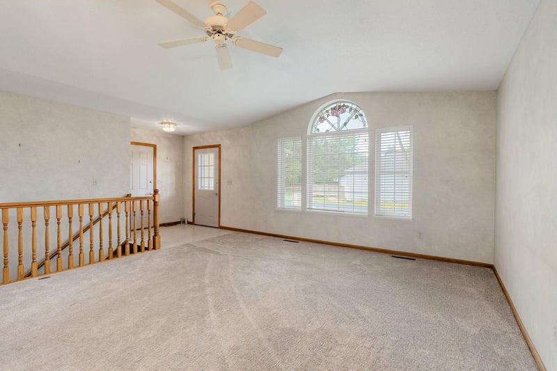 34 Carriage Ln, Owatonna, MN 55060
