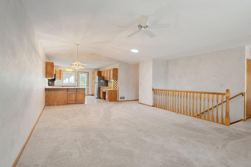 34 Carriage Ln, Owatonna, MN 55060