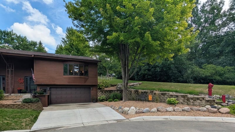 1202 Oak Dr, Montevideo, MN 56265
