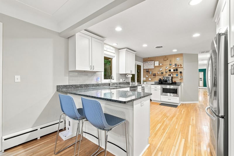 3600 Sunrise Dr E, Minnetonka, MN 55345