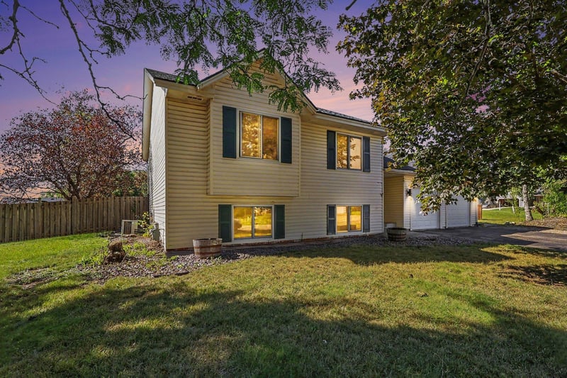 7850 Grinnell Ct E, Lakeville, MN 55044
