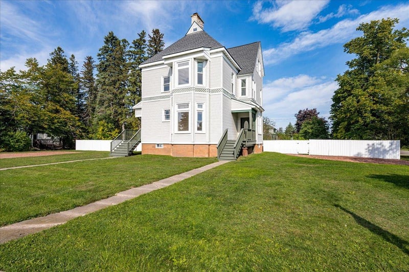 107 E 7th St, Superior, WI 54880