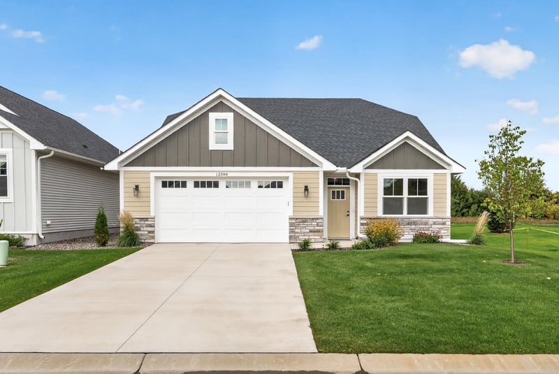 12588 Masters Ln, Lindstrom, MN 55045