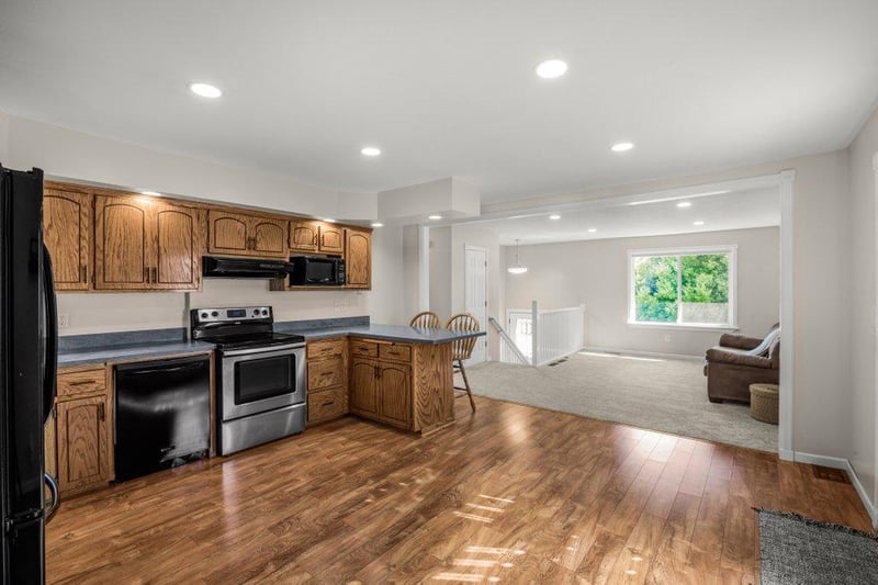 25480 102nd St NW, Zimmerman, MN 55398