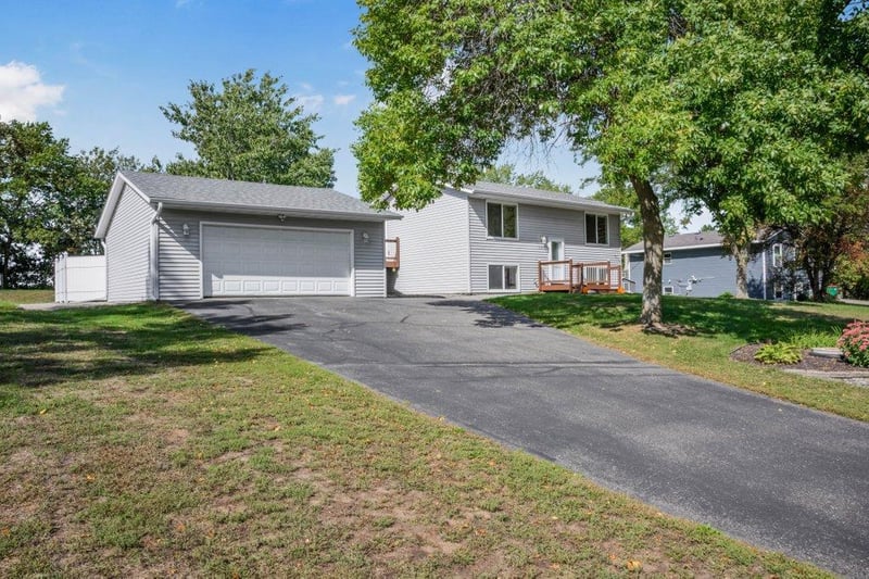 25480 102nd St NW, Zimmerman, MN 55398