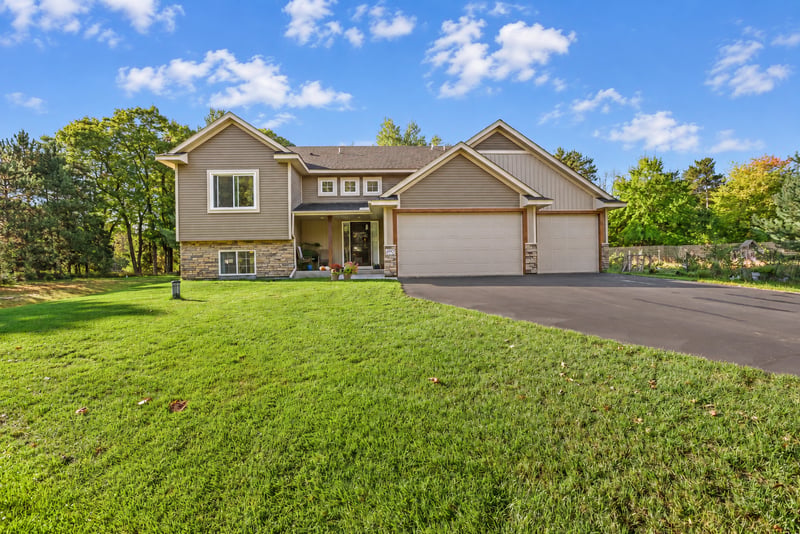 4992 235th Ln NE, East Bethel, MN 55005