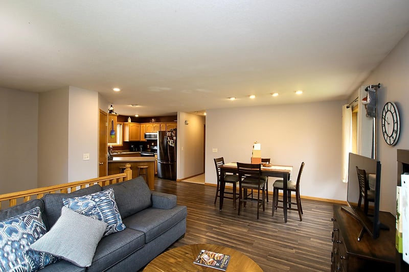 715 Louisiana St NW, Hutchinson, MN 55350