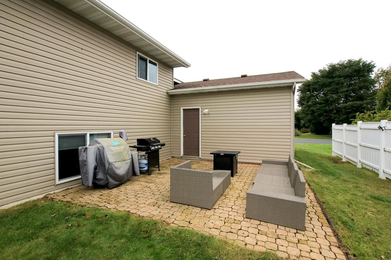 715 Louisiana St NW, Hutchinson, MN 55350