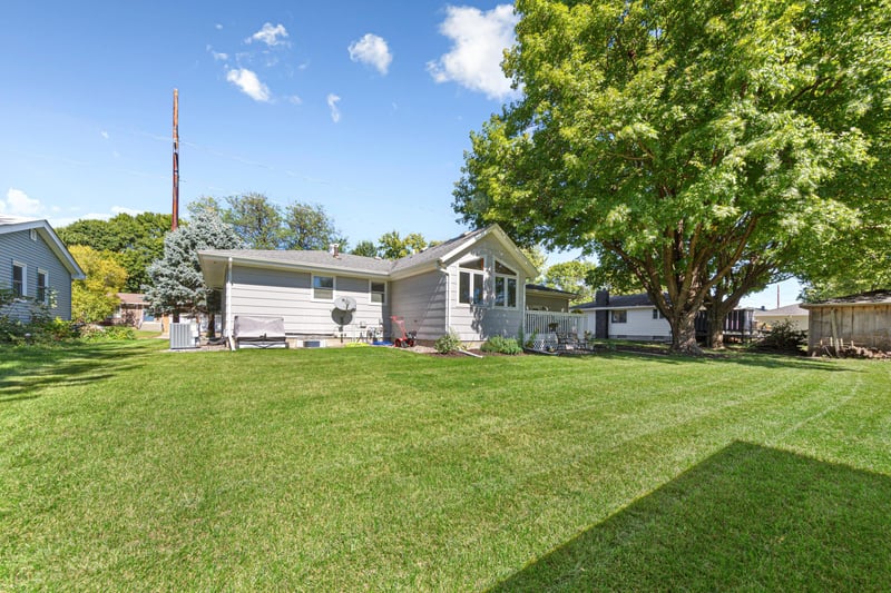 620 11th Ave SE, Waseca, MN 56093