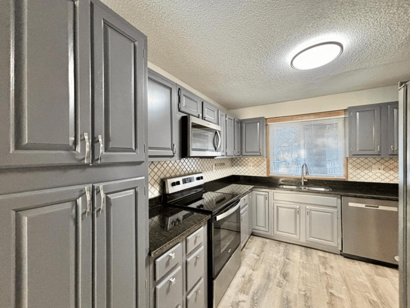 1414 W Danube Rd, Fridley, MN 55432