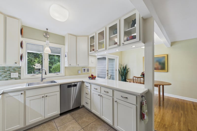 1786 Saunders Ave, Saint Paul, MN 55116