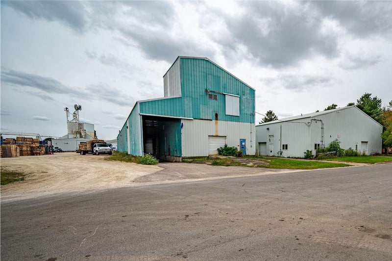 705 Pine St, Prescott, WI 54021