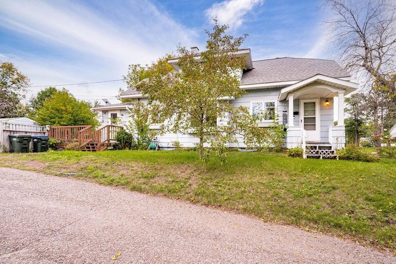 421 10th St, Cloquet, MN 55720