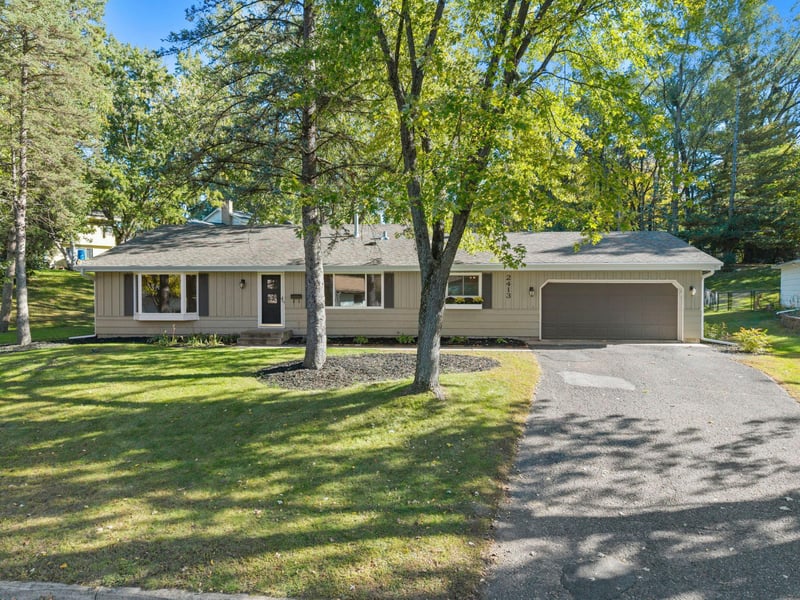 2413 W 107th St, Bloomington, MN 55431