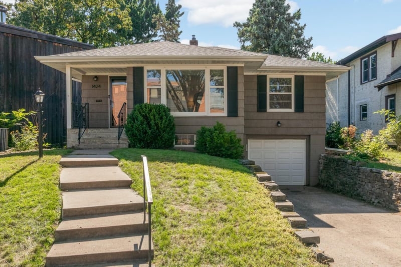 1424 Almond Ave, Saint Paul, MN 55108