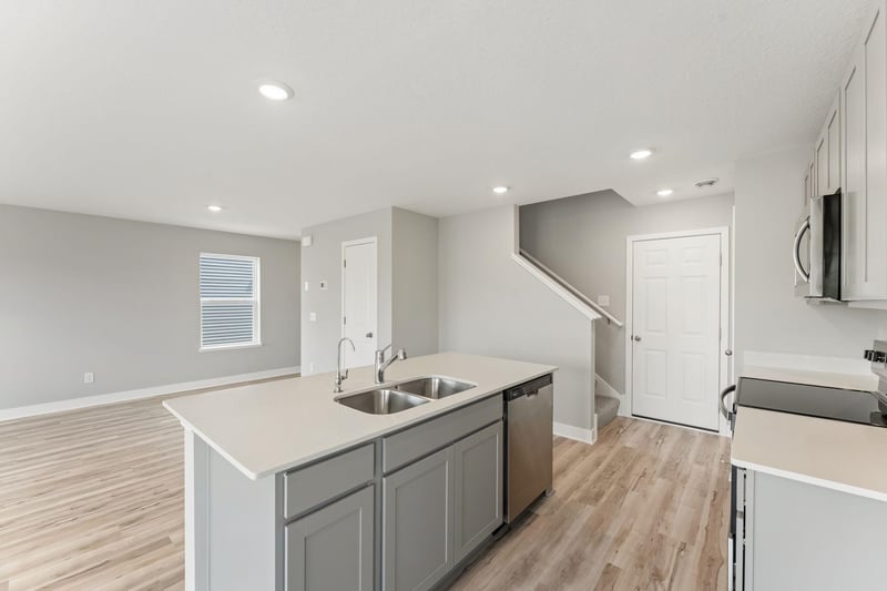 929 Stone Creek Dr, Jordan, MN 55352