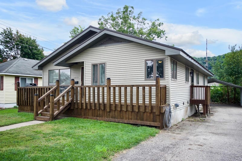 1215 W Mark St, Winona, MN 55987