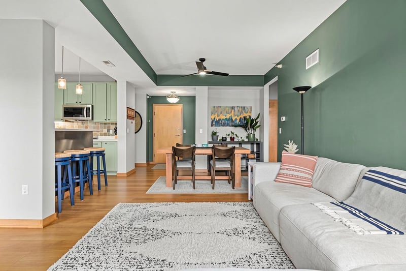 2565 Franklin Ave #307, Saint Paul, MN 55114