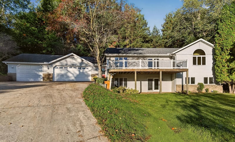 1618 Park Rd, Saint Charles, MN 55972