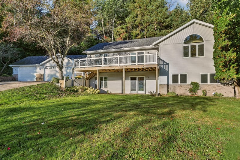 1618 Park Rd, Saint Charles, MN 55972