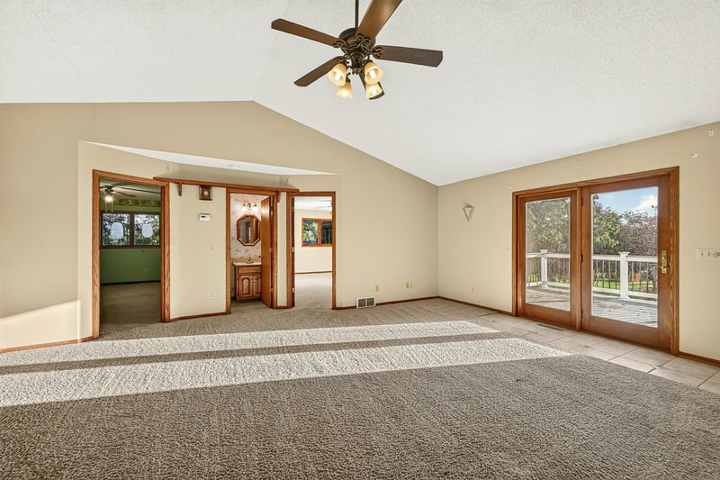 1618 Park Rd, Saint Charles, MN 55972